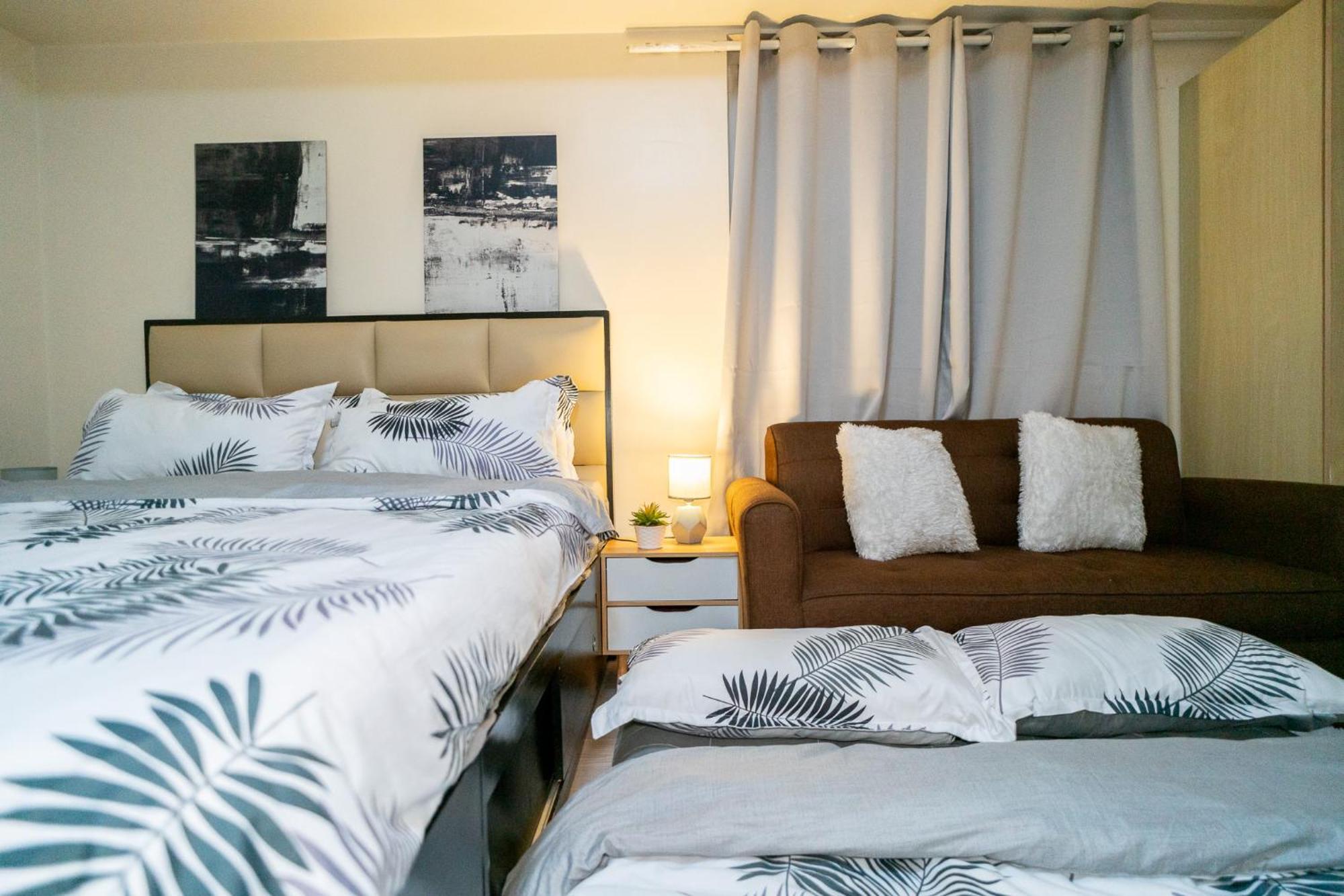 A2j Luxury 2br Bgc Near Sm Aura, Market2x *