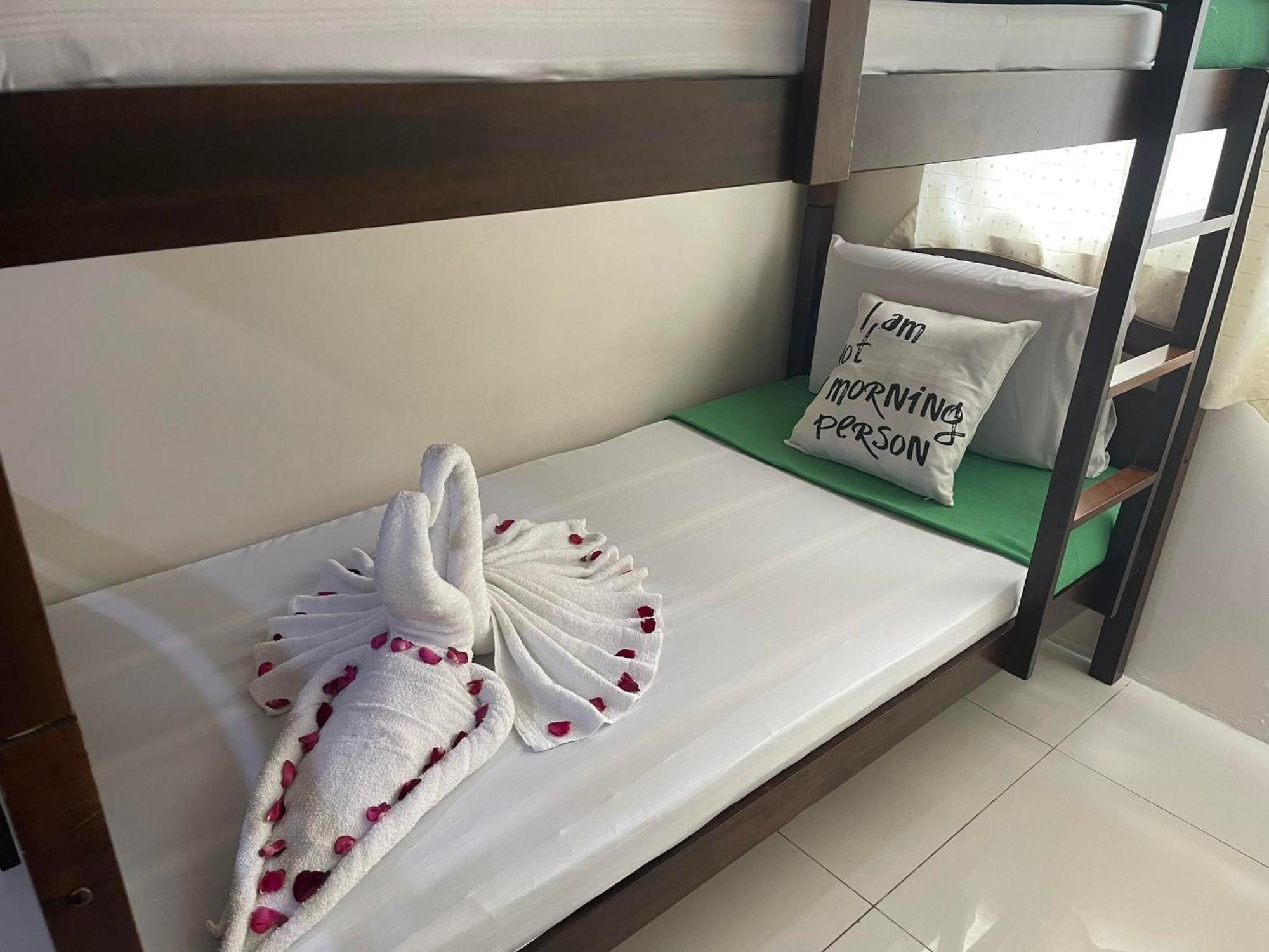 Apartment Staycation Studio At Green Residences *