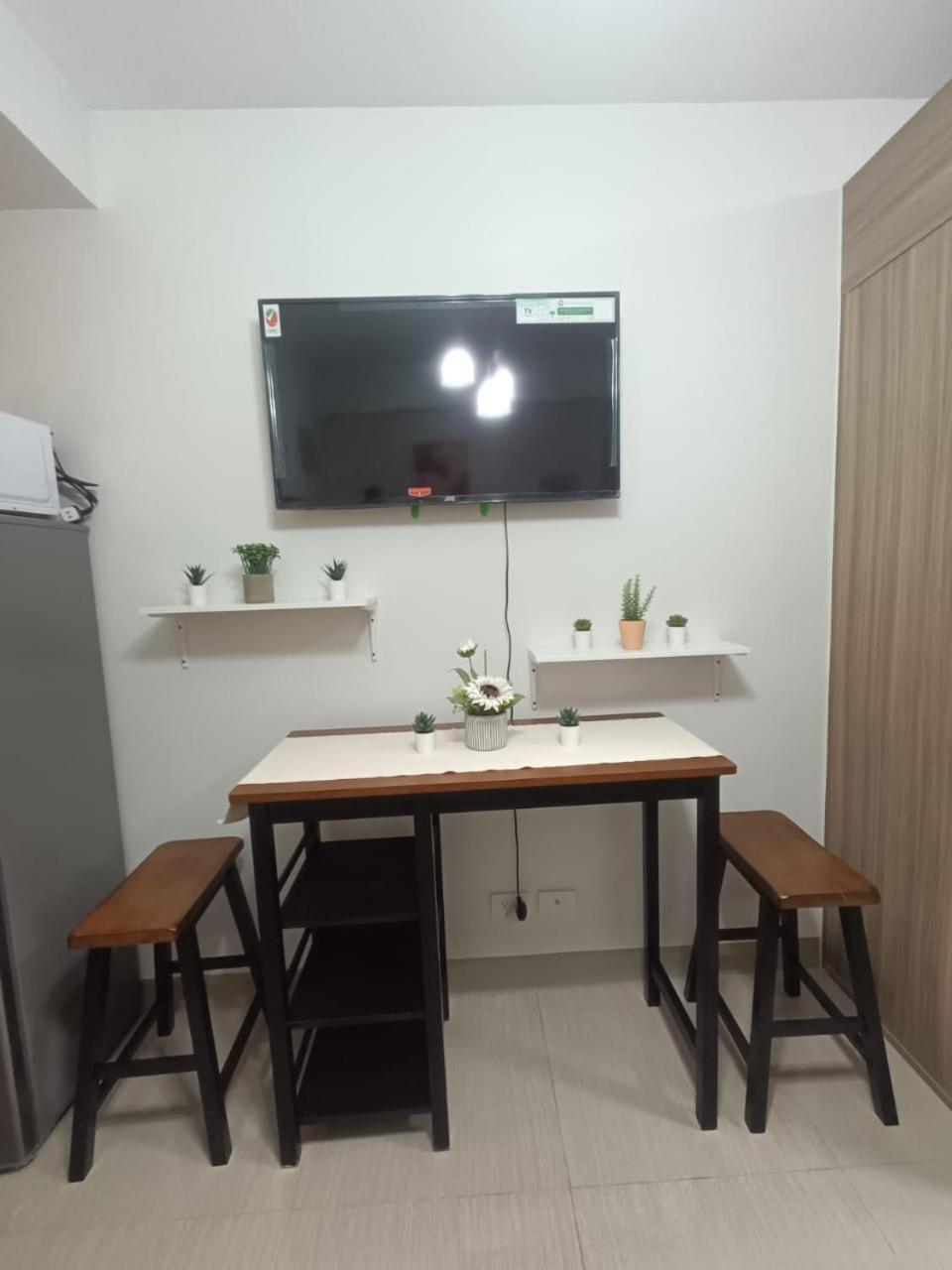 Jacob's Staycation - Shore 2 Residences * Manila