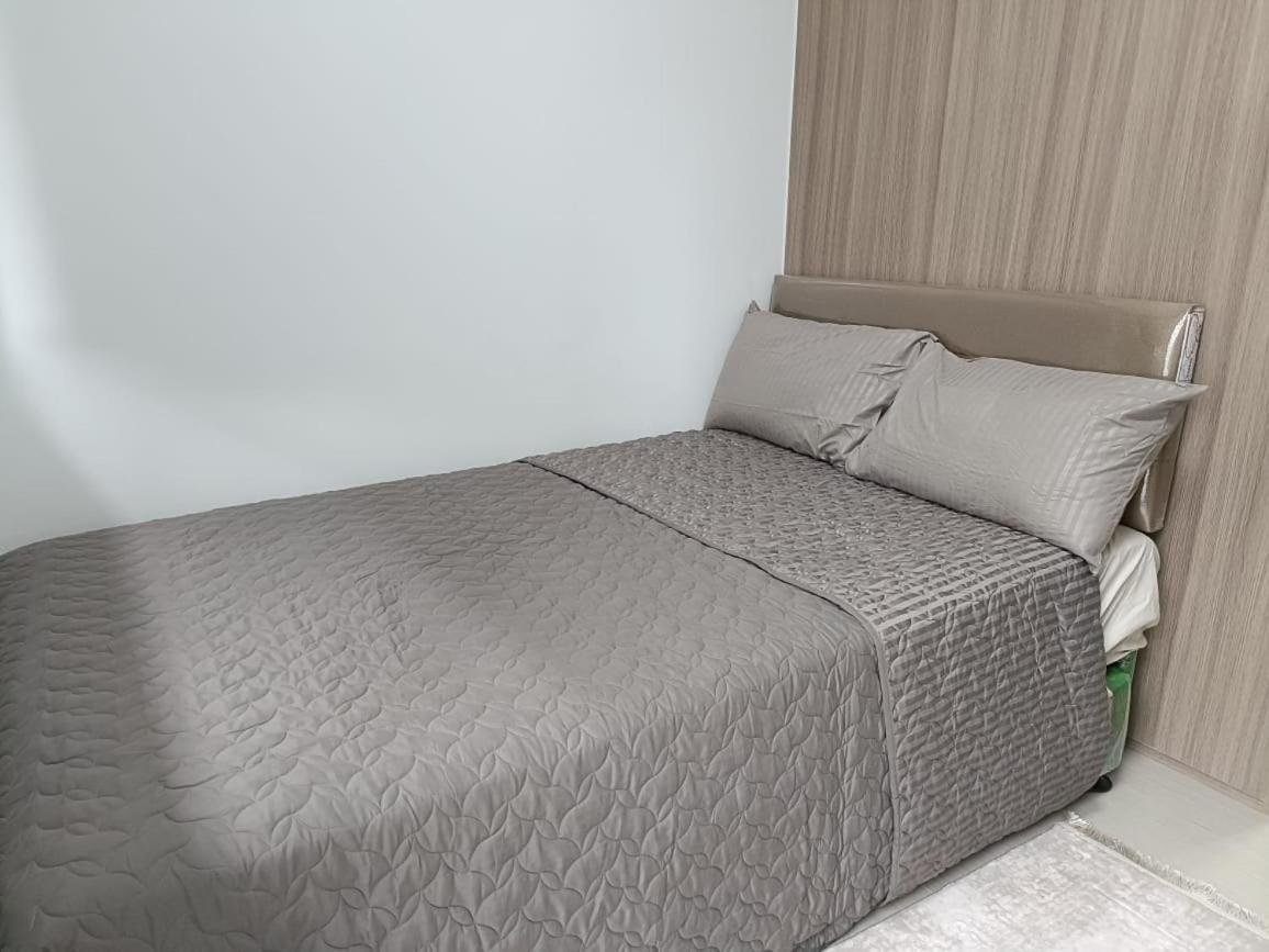 Jacob's Staycation - Shore 2 Residences Apartment