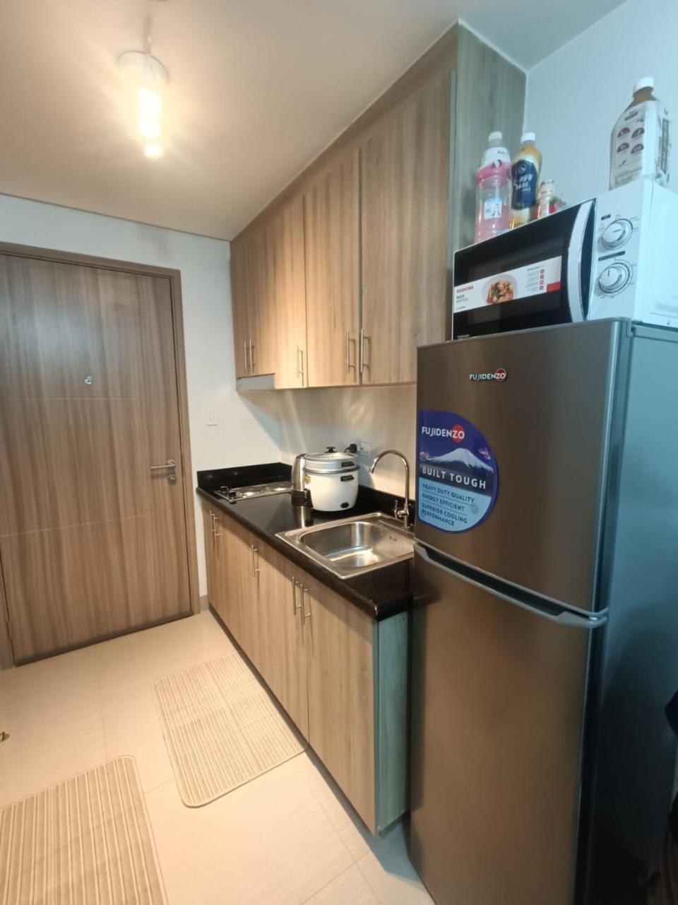 Jacob's Staycation - Shore 2 Residences Apartment Manila