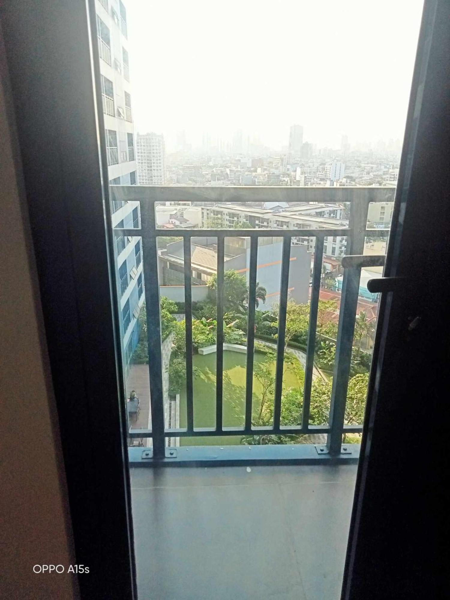 A View Of The Life In Makati Apartment *