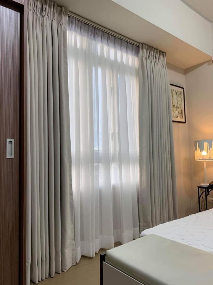 Spotless Cozy Unit @ 150 Newport Across Naia T3 Apartment Manila