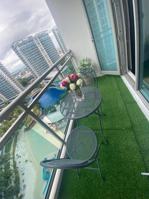 Azure View Near Airport Holiday home *