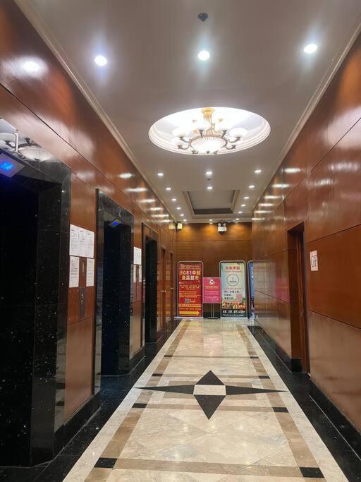 Apartment Near Airport Okada Moa W/ 60 Inch Smart Tv Manila
