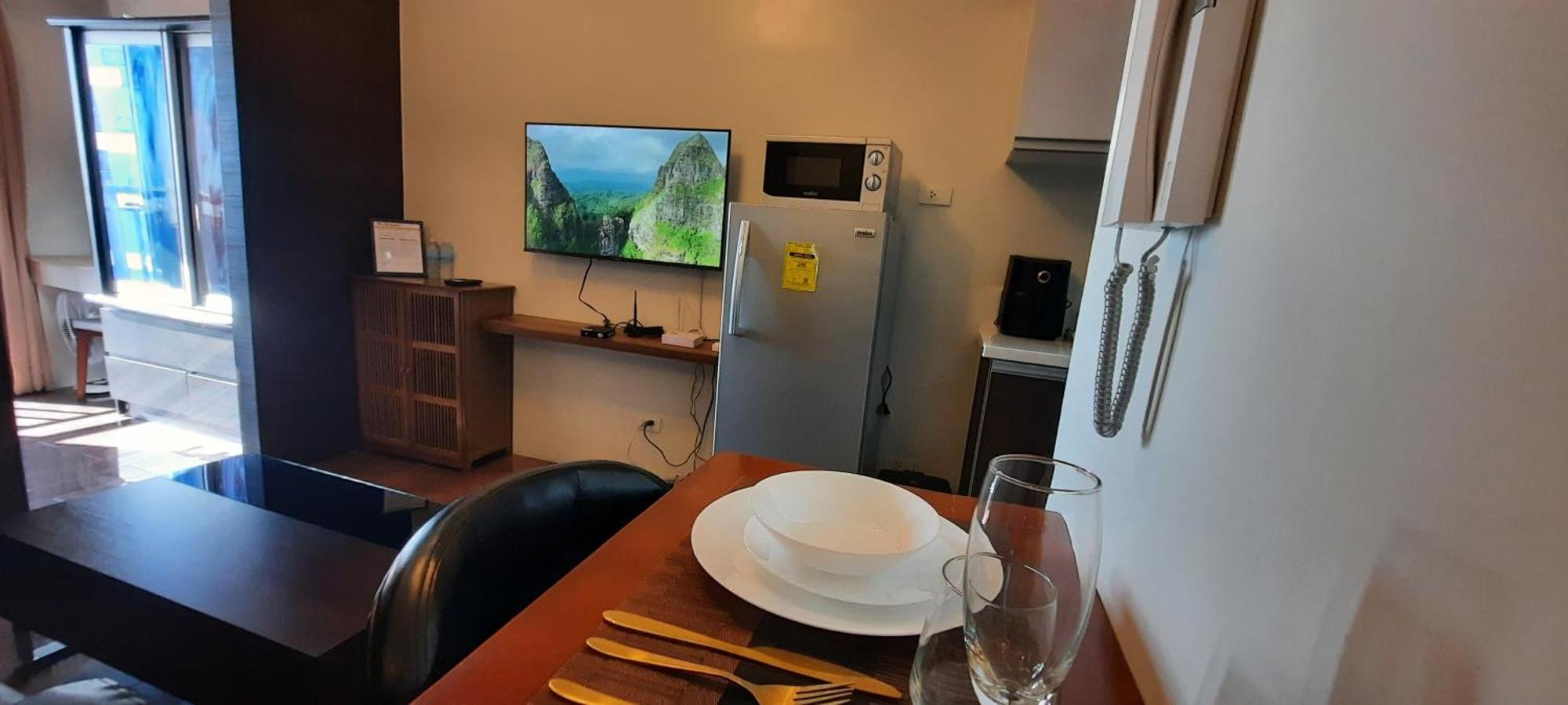 Apartment Air Luxury Makati Cbd With Balcony