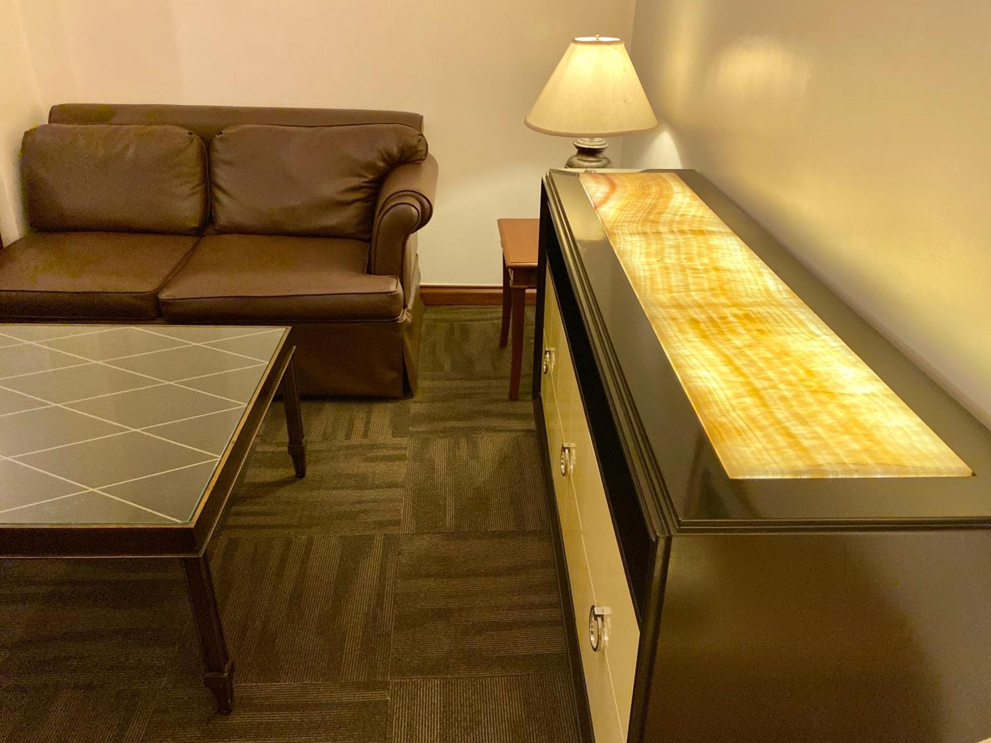Maharaja Oriental Makati Apartment *