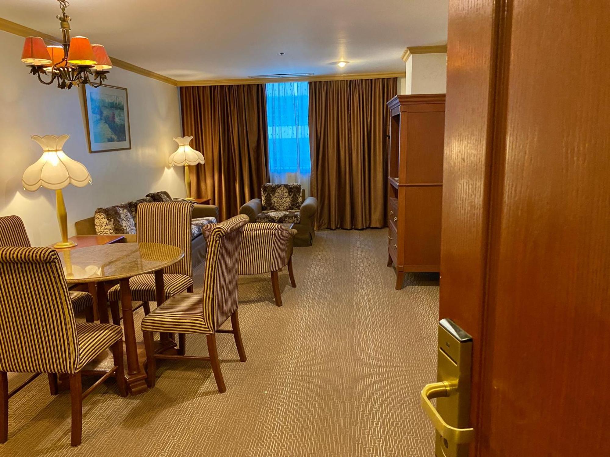 Maharaja Oriental Makati Apartment *