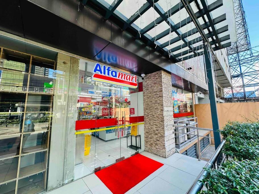 Urban Deca Edsa Staycation W/unli Wi-fi & Netflix