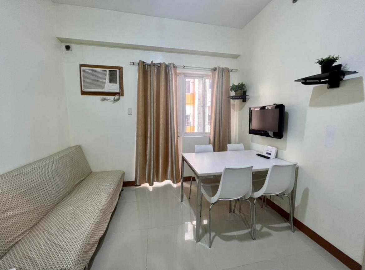 Staycation In The South * Manila