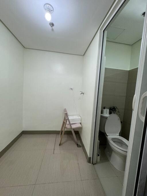 2br W/ Balcony Bay View Manila