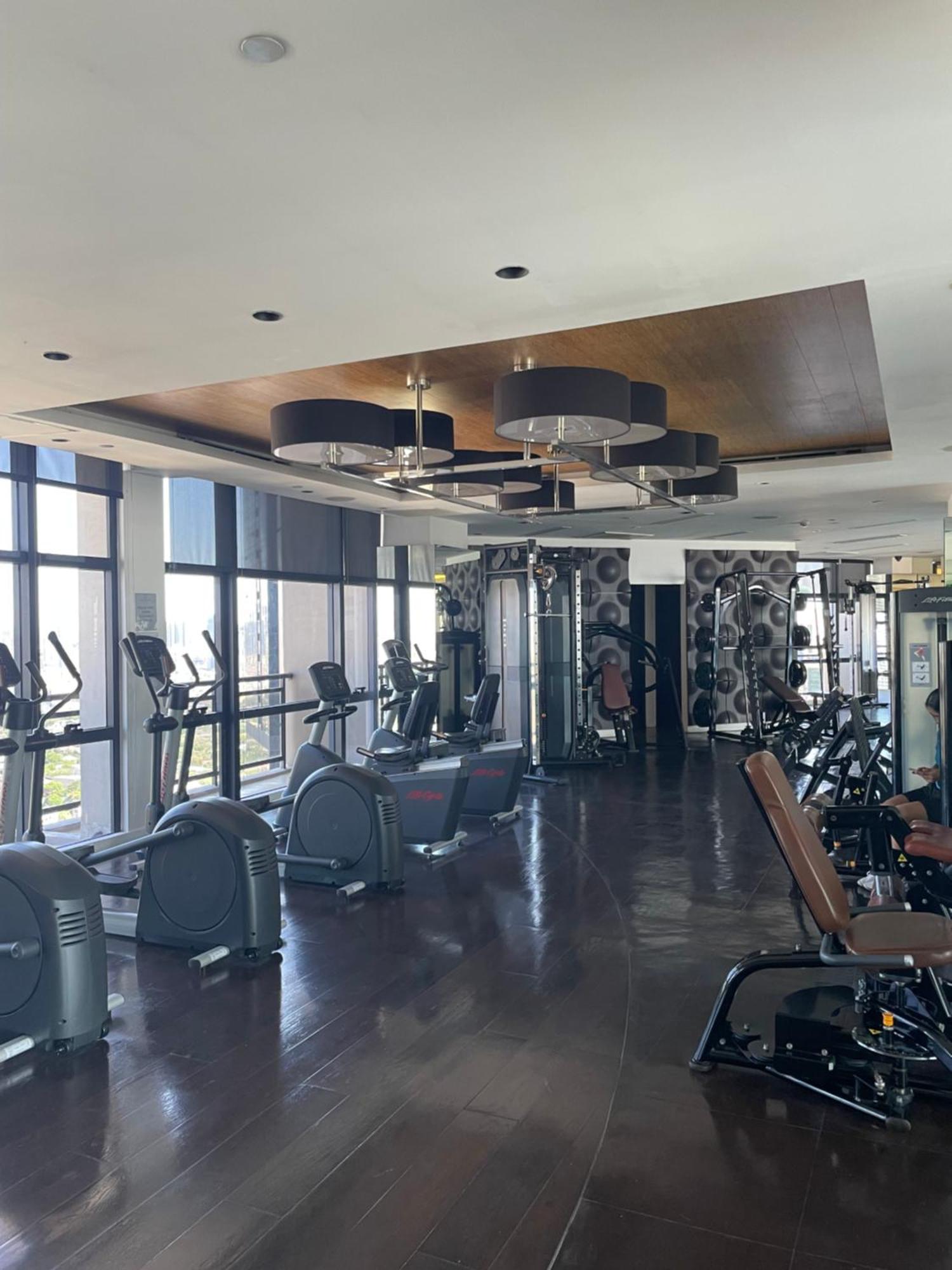 For 4 With 300mbs Internet At Heart Of Makati Apartment Manila