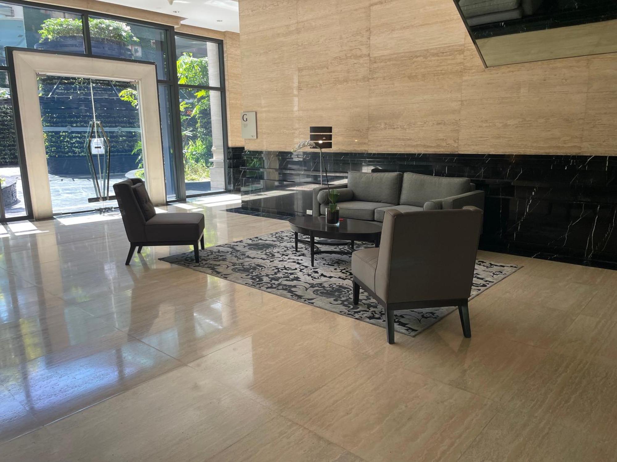 Apartment For 4 With 300mbs Internet At Heart Of Makati