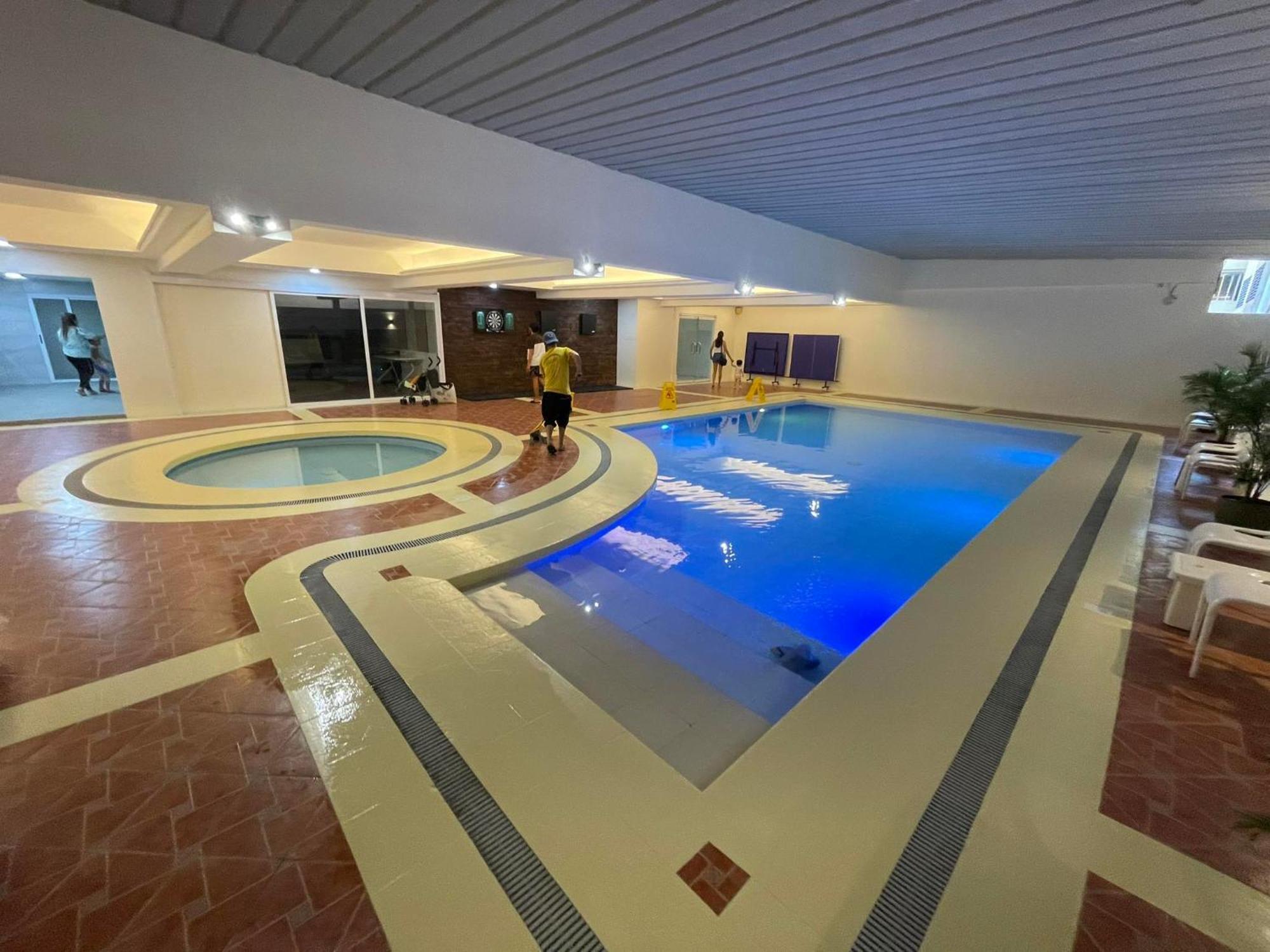 Apartment Burgundy Mckinley Place Service Apartment *