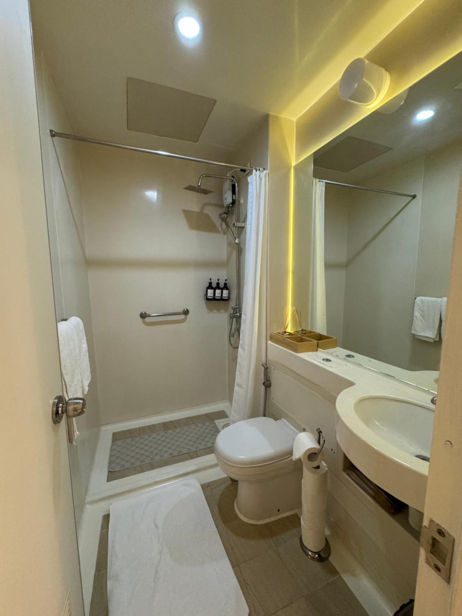 Apartment Adriatico Skyline In Malate Bayview Mansion