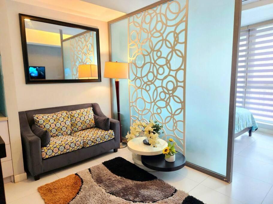 Cosy Kl Tower With Parkview Balcony, Pool, Gym, Sauna Near Greenbelt 100mbps Apartment