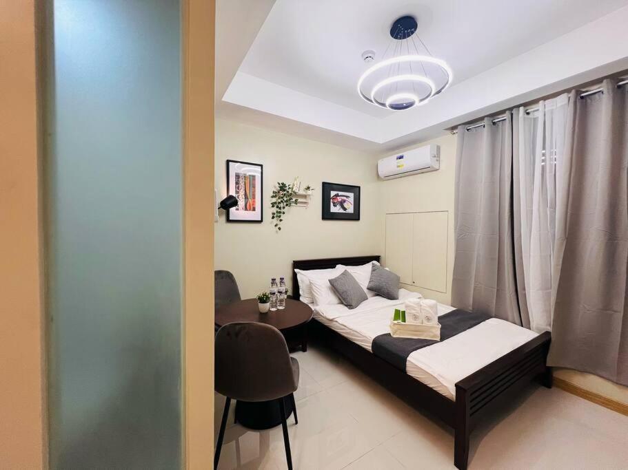 Apartment 1br Condotel At Sunshine100 Plaza - 17f #ss06 Manila
