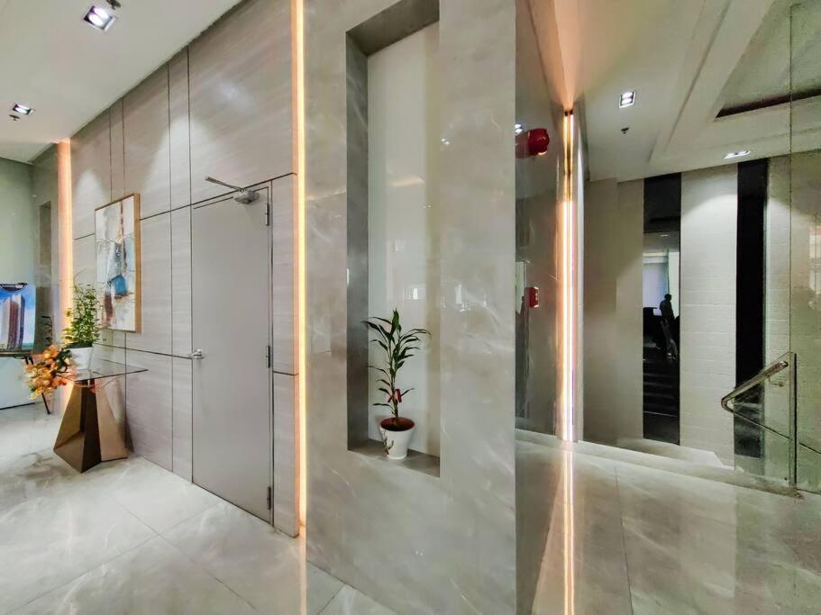 1br Condotel At Sunshine100 Plaza - 17f #ss06 * Manila