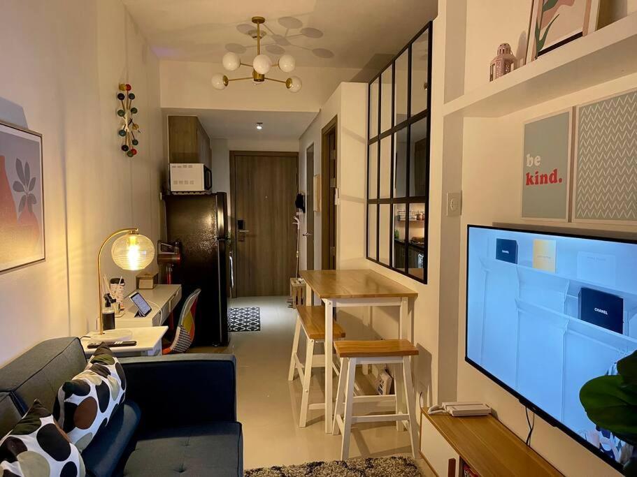 1br Near Megamall, Boni & Shaw Mrt Station * Manila