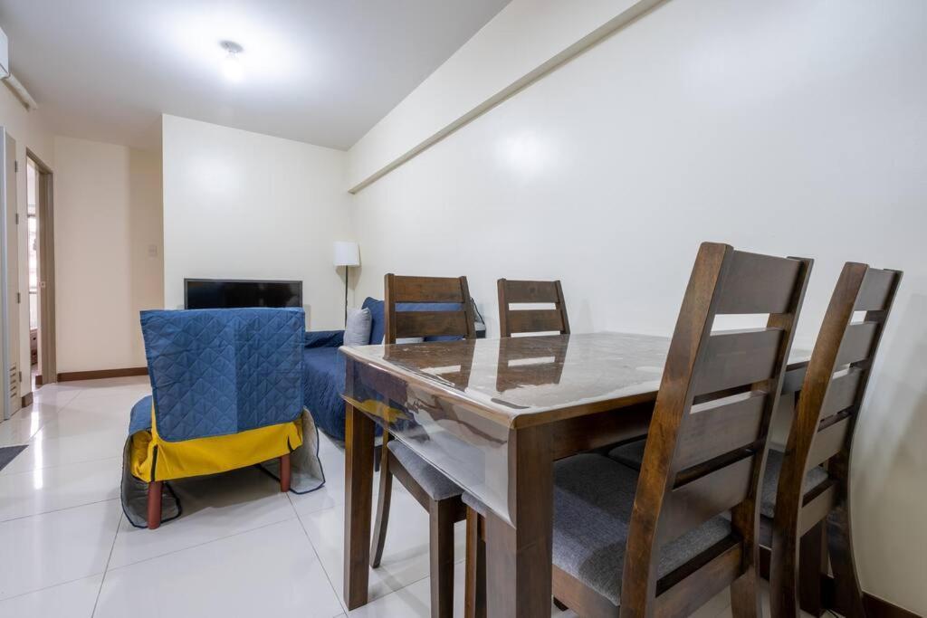 2br Fully Air-conditioned Staycation Free Parking Manila