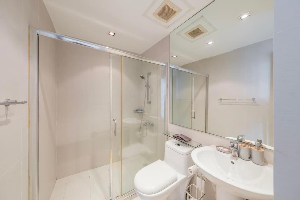 Stayhere Penthouse Executive 3br In Vibrant Makati Apartment