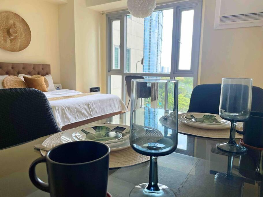 Jane In The City! In Avant, Bgc Apartment *