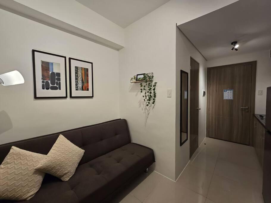 Apartment 1br Unit Condotel W Balcony Fame Residences -fm14 *
