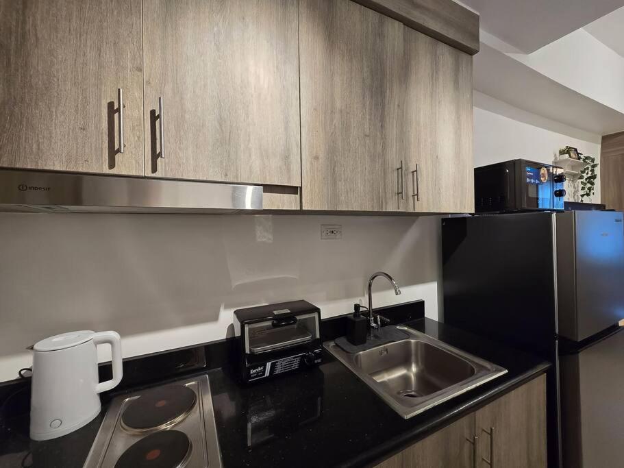 1br Unit Condotel W Balcony Fame Residences -fm14