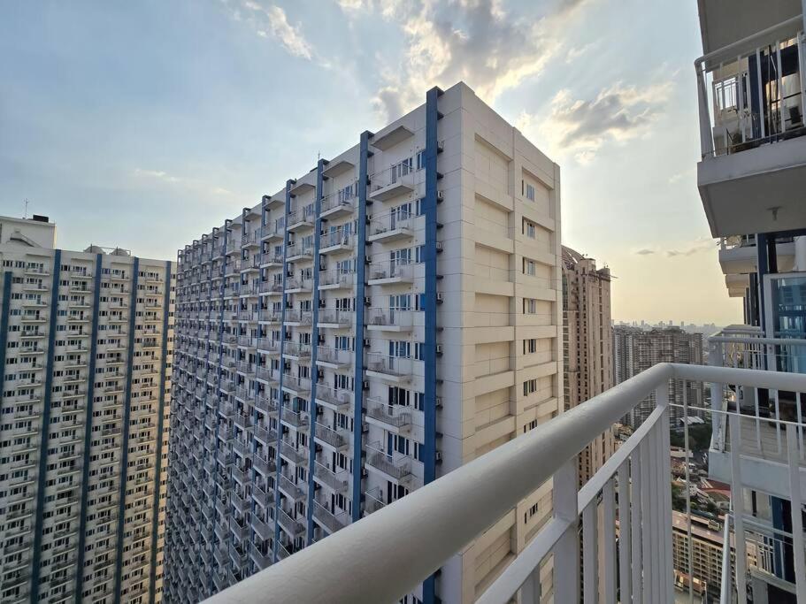 Apartment 1br Condotel W Balcony Sm Light Residences - Lt07 *