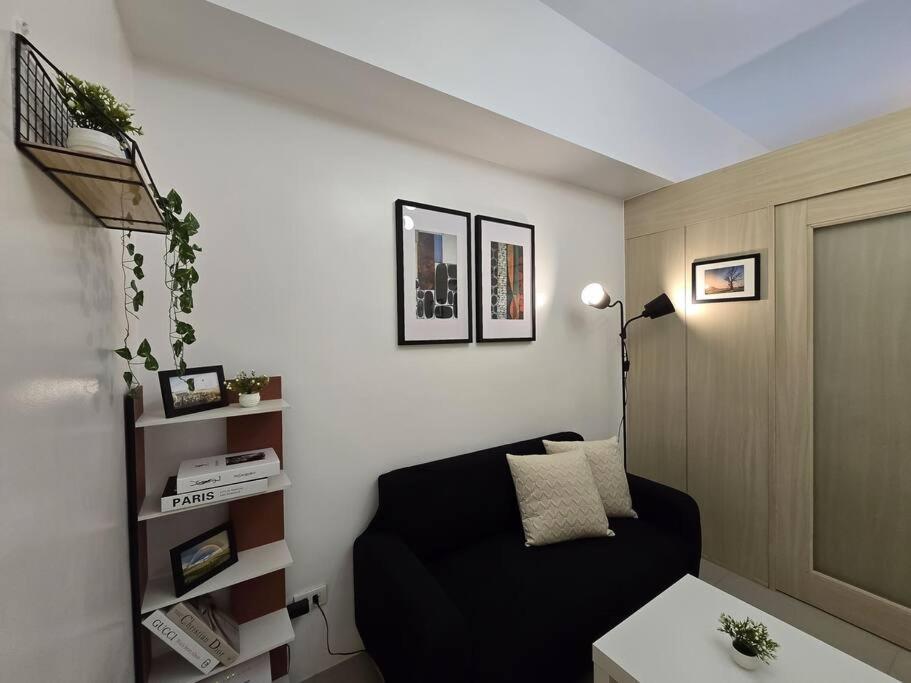 1br Condotel W Balcony Sm Light Residences - Lt07 Manila