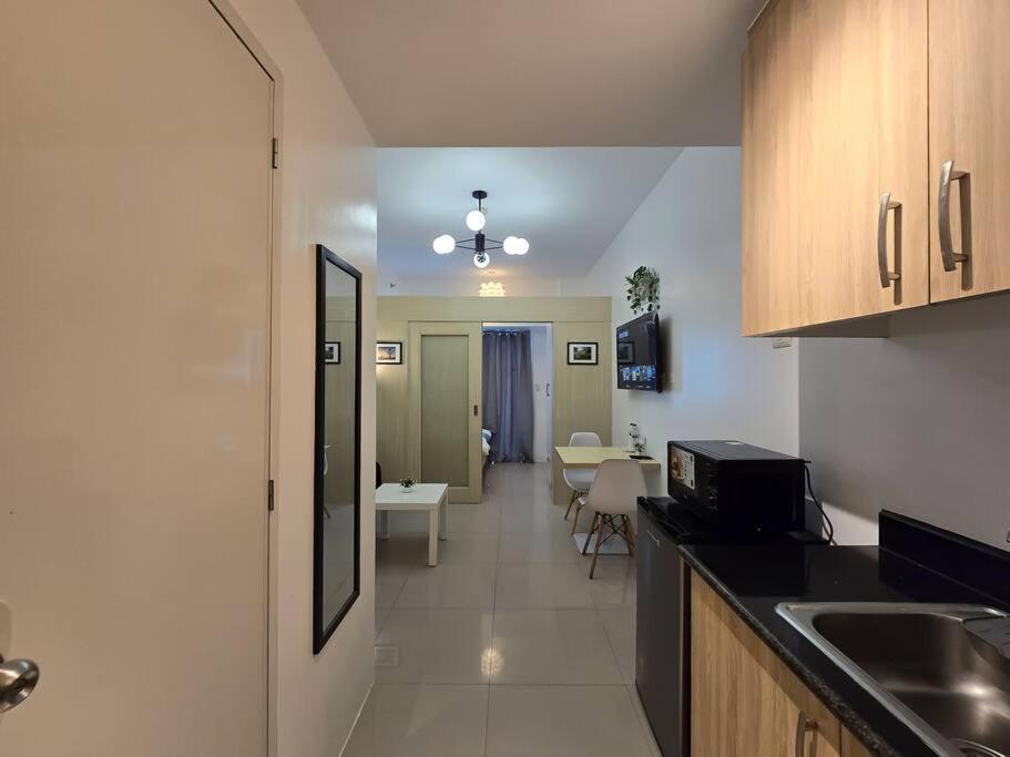 1br Condotel W Balcony Sm Light Residences - Lt07 Apartment *