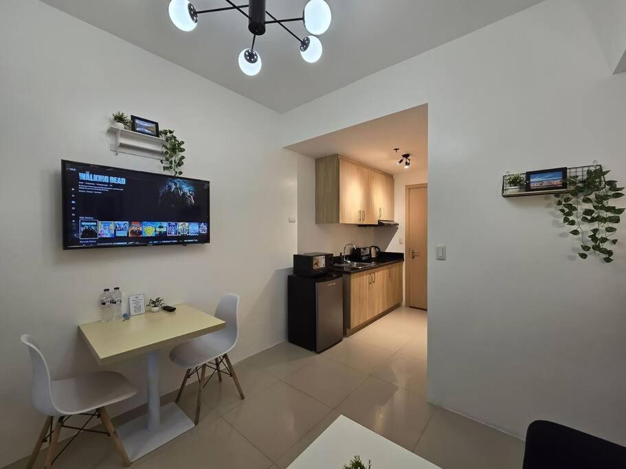 1br Condotel W Balcony Sm Light Residences - Lt07 Manila
