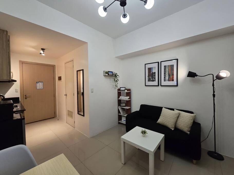 1br Condotel W Balcony Sm Light Residences - Lt07 Apartment *