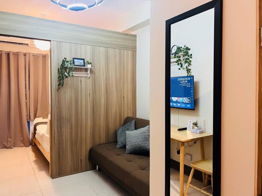Apartment 1br Unit Condotel W Balcony Fame Residences -fm28 Manila