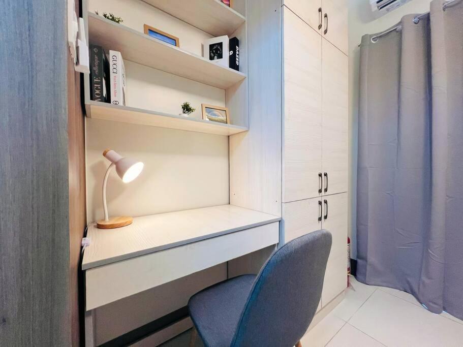 1br Unit Condotel W Balcony Fame Residences -fm28 * Manila