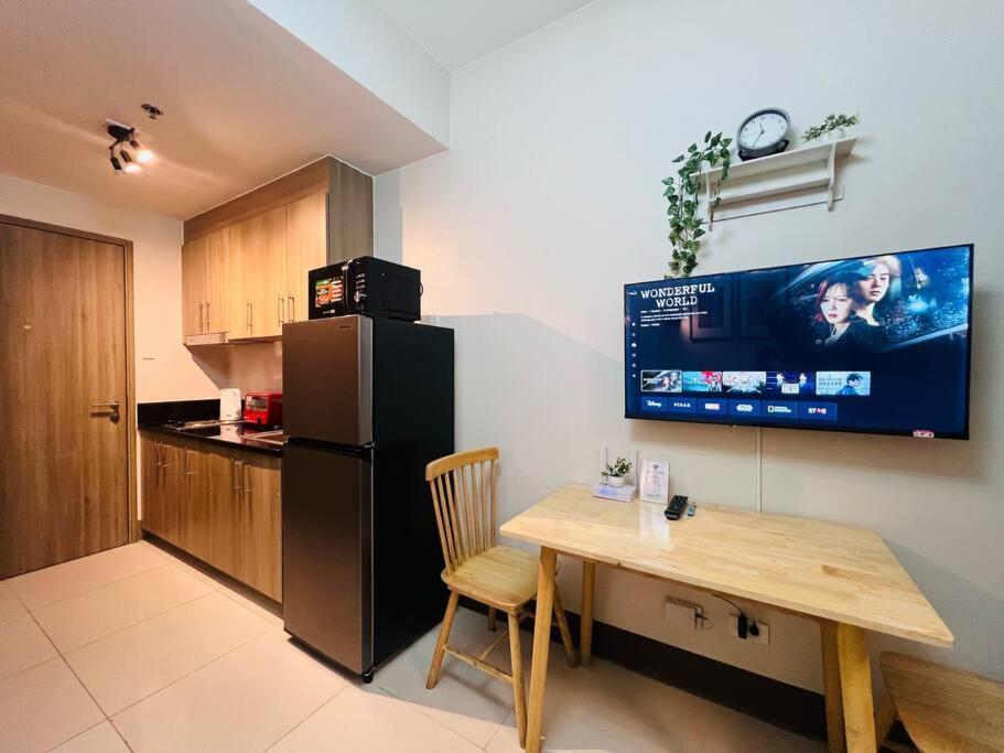 1br Unit Condotel W Balcony Fame Residences -fm28 * Manila
