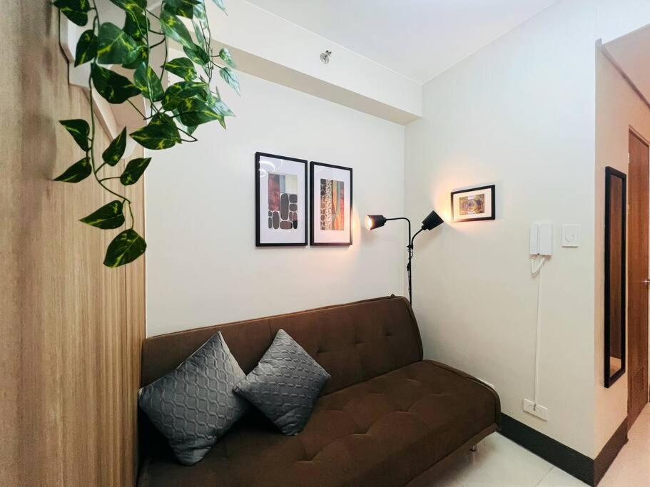 1br Unit Condotel W Balcony Fame Residences -fm28