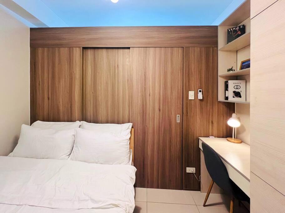 1br Unit Condotel W Balcony Fame Residences -fm28 Apartment Manila