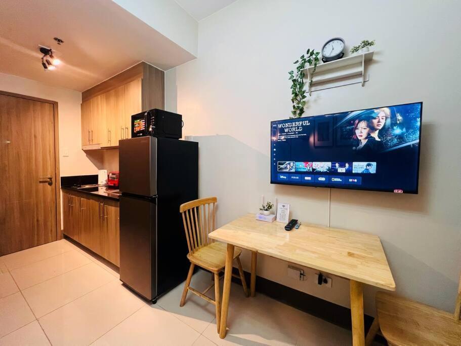 1br Unit Condotel W Balcony Fame Residences -fm28 * Manila