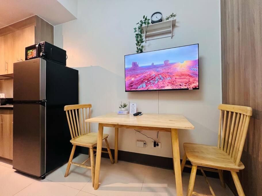 Apartment 1br Unit Condotel W Balcony Fame Residences -fm28 Manila