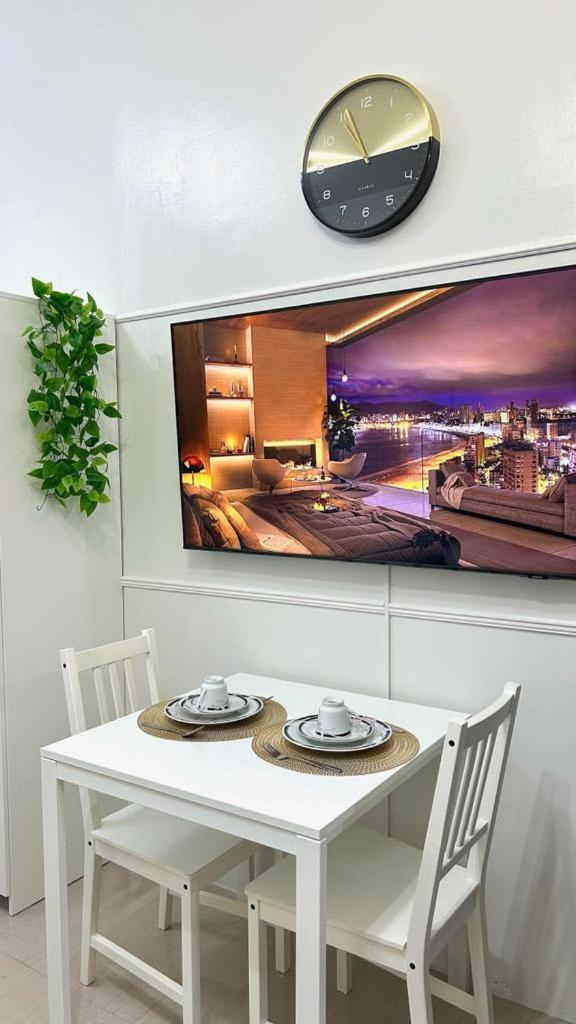 Apartamento Mid-century Extent Unit @ Shore 2, Moa Manila