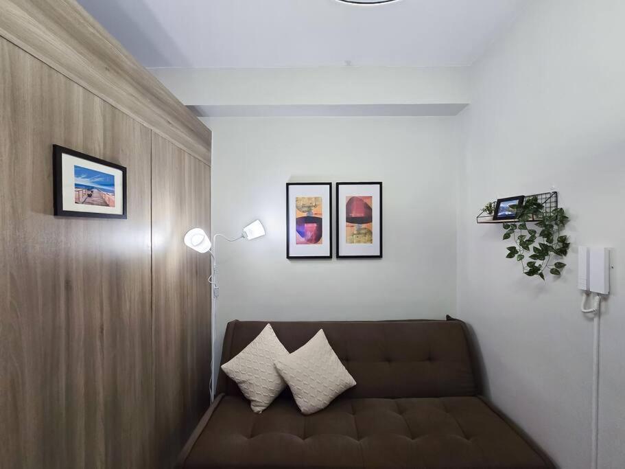 1br Unit Condotel W/ Balcony Fame Residences -fm30 Manila