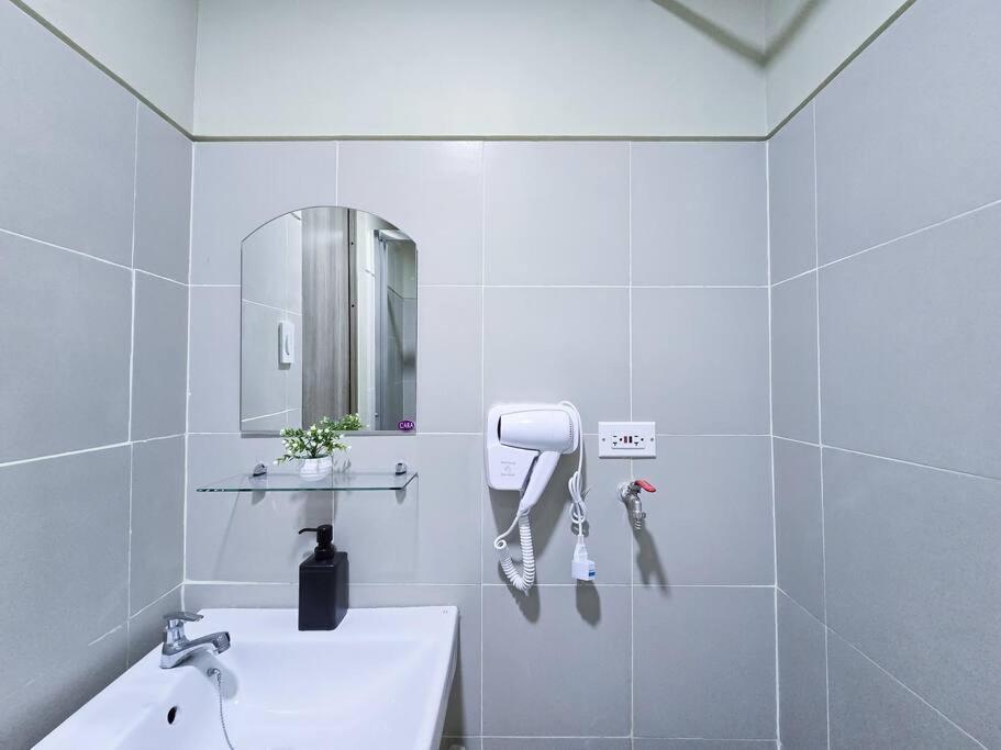 1br Unit Condotel W/ Balcony Fame Residences -fm30 Apartment *