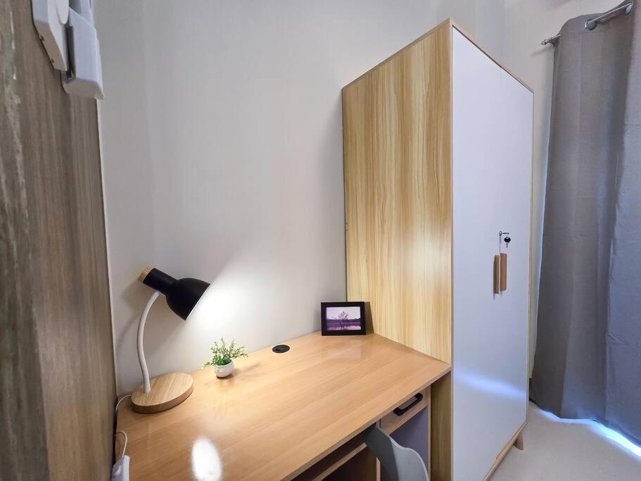 1br Unit Condotel W/ Balcony Fame Residences -fm30 Apartment Manila