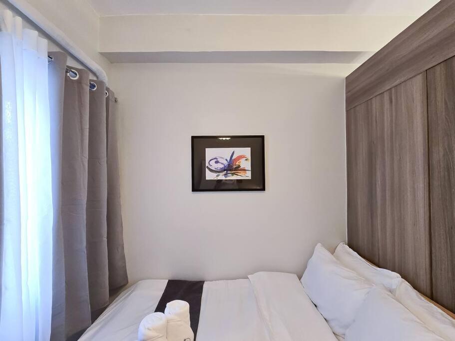 1br Unit Condotel W/ Balcony Fame Residences -fm30 Apartment Manila