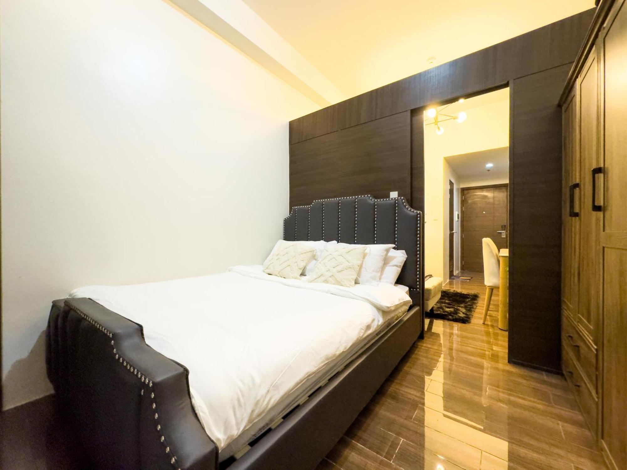 1br Makati, Air Residences M002 *