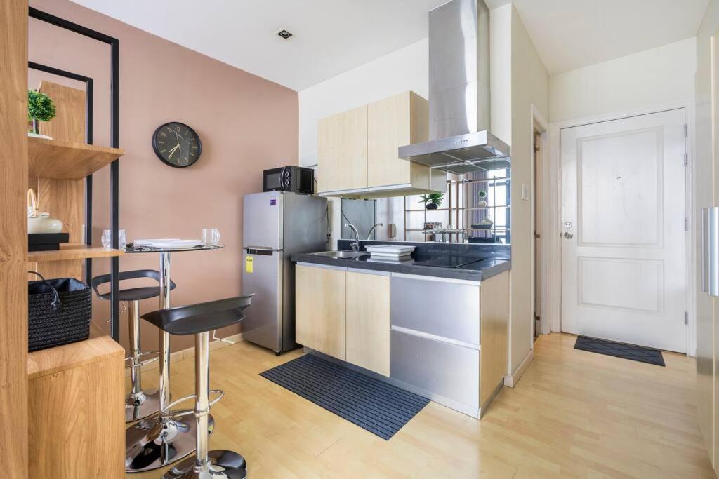 Modern Furnished Penthse View On Say