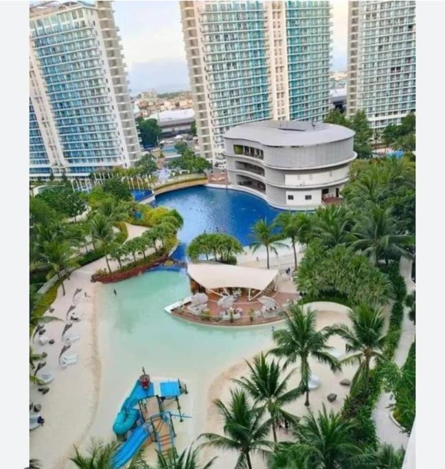 Staycation With Wave Pool At Azure Urban *