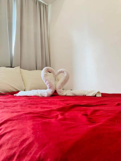Affordable With Balcony Near Boni Mrt Apartment *