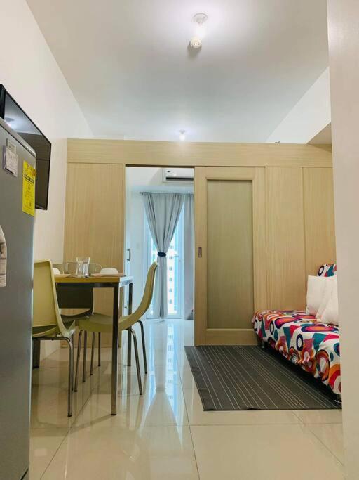 Affordable With Balcony Near Boni Mrt Apartment *